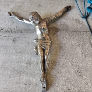 Antique corps de Jésus Christ en metal argenté.