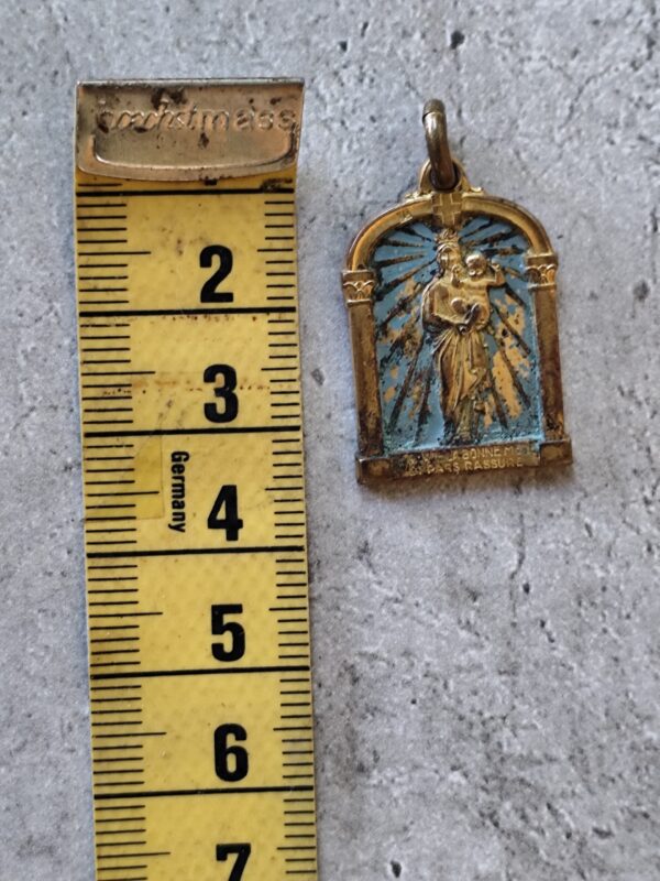 Rare médaille religieuse de notre dame de la garde,regarde notre bonne mère et pars rassuré. – Image 4