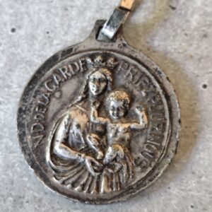 Antique médaille religieuse de saint Christophe et notre dame de la garde.