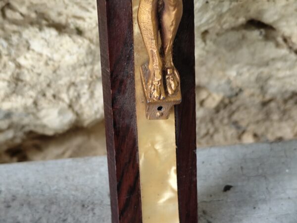 Ancien crucifix en bois et nacre – Image 5