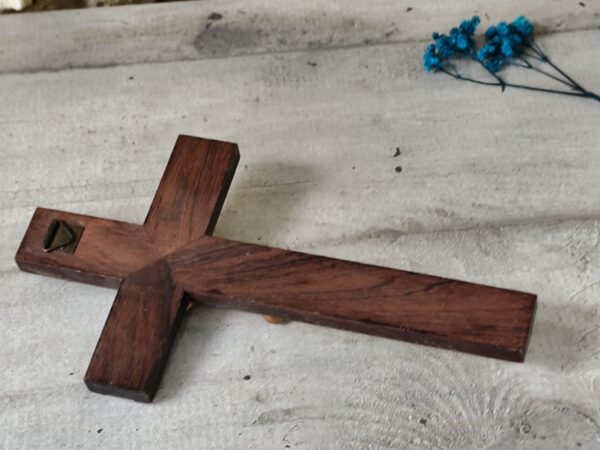 Ancien crucifix en bois et nacre – Image 8