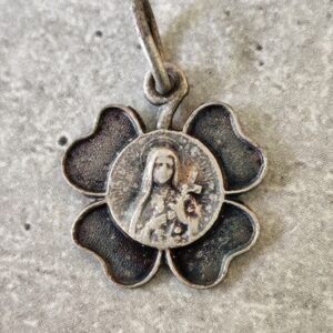 Rare Ancienne médaille religieuse sainte Thérèse  de Lisieux.