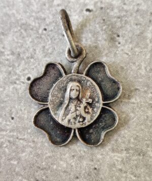 Rare Ancienne médaille religieuse sainte Thérèse  de Lisieux.