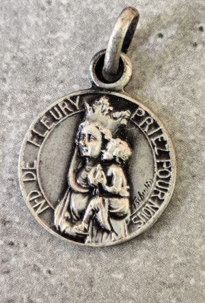 Antique médaille religieuse notre dame de Fleury et saint Benoît