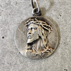 Ancienne médaille religieuse jésus Christ neuvy saint sepulcre