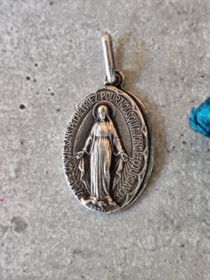 Antique médaille de la vierge Marie miraculeuse
