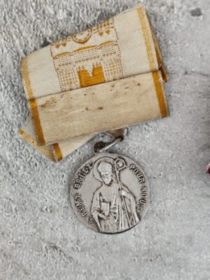 Rare médaille religieuse de Saint Rémy , notre dame de Reims