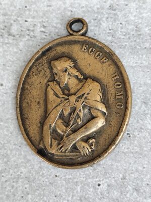 Antique médaille religieuse de Jésus Christ ecce homo et de la vierge Marie mater dolorosa en bronze
