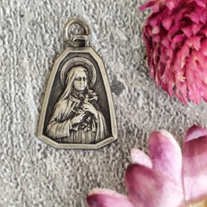 Rare Ancienne médaille religieuse sainte Thérèse  de Lisieux