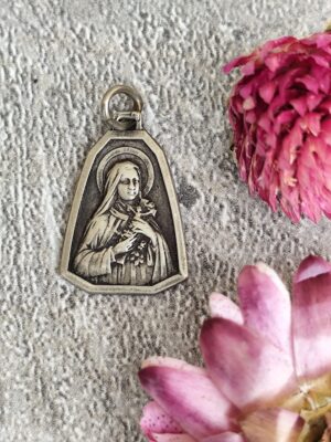 Rare Ancienne médaille religieuse sainte Thérèse  de Lisieux