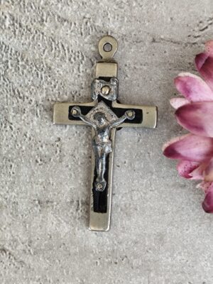 Ancienne croix pectorale en bois d'ébène et métal