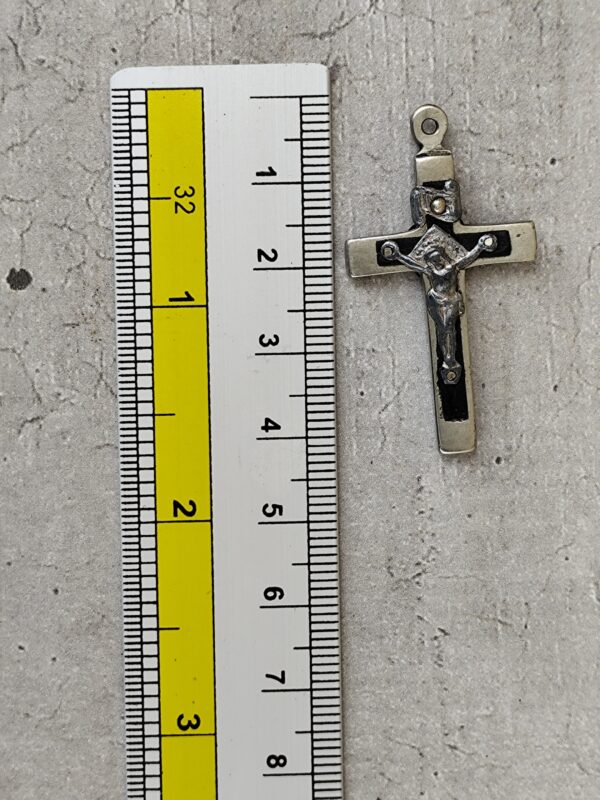 Ancienne croix pectorale en bois d'ébène et métal – Image 3