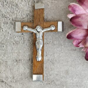 Ancienne croix crucifix en bois Jérusalem.