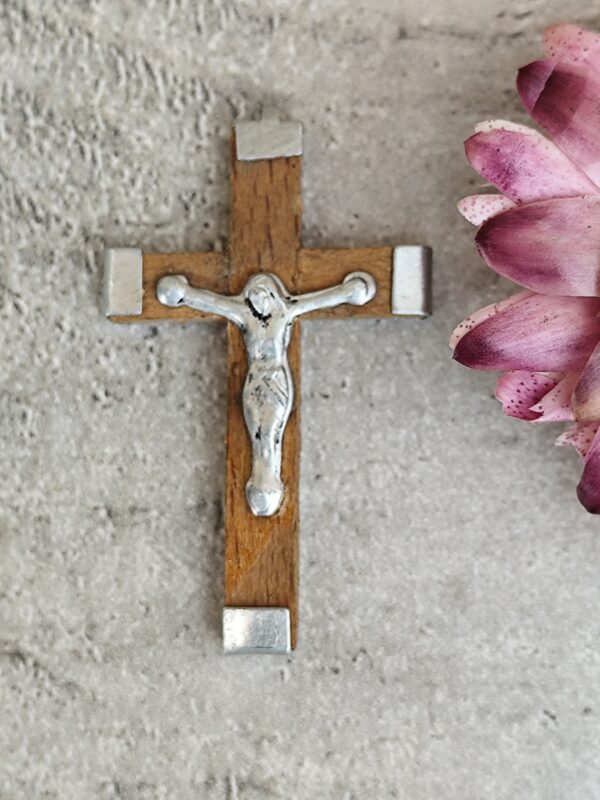 Ancienne croix crucifix en bois Jérusalem.