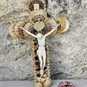 art chrétien crucifix Jésus-Christ corpus christi art religieux coquillage cadeau de dévotion