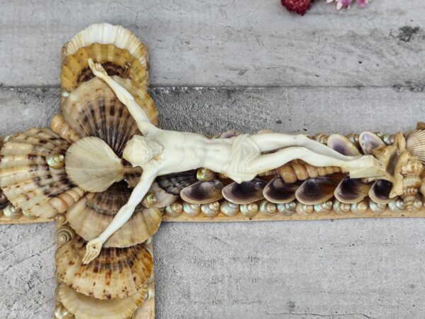 art chrétien crucifix Jésus-Christ corpus christi art religieux coquillage cadeau de dévotion – Image 8