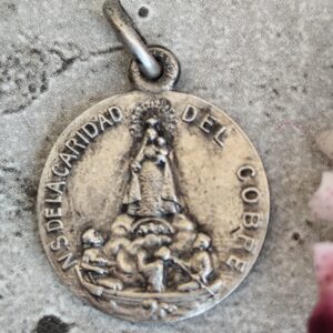 Antique médaille religieuse virgen de la caridad del cobre ,patronne de Cuba.