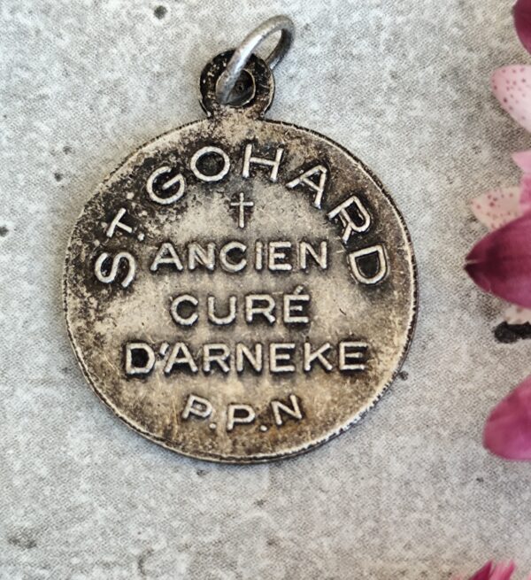 Rare ancienne antique médaille religieuse de Saint gohard de couleur argent – Image 2