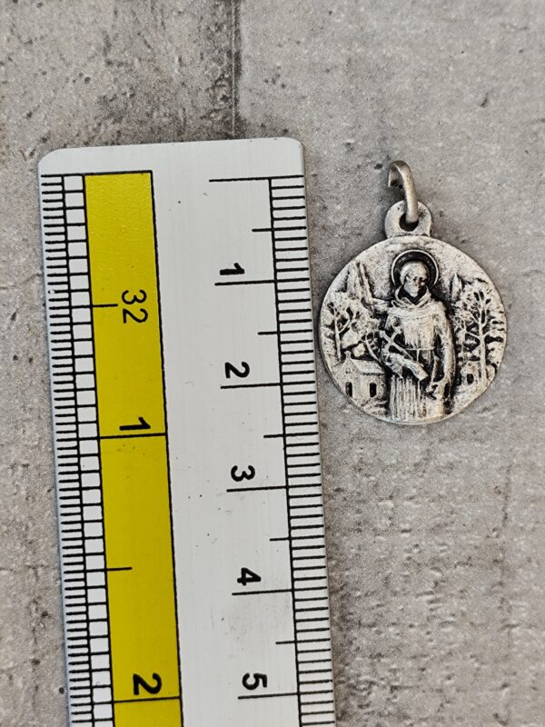 Médaille de saint François d'Assise et sainte claire ronde de couleur argentée, Protecteur des animaux et de l'environnement – Image 3
