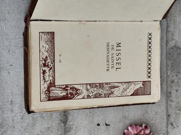 Antique missel de sainte Bernadette de 1934 – Image 4