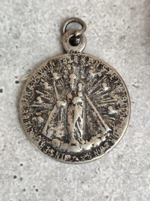Antique médaille religieuse de la Vierge Marie birkenstein.