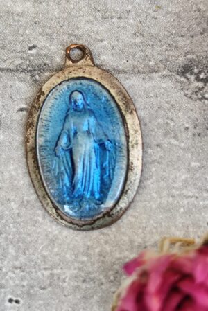 Ancienne médaille miraculeuse de la vierge Marie en email.