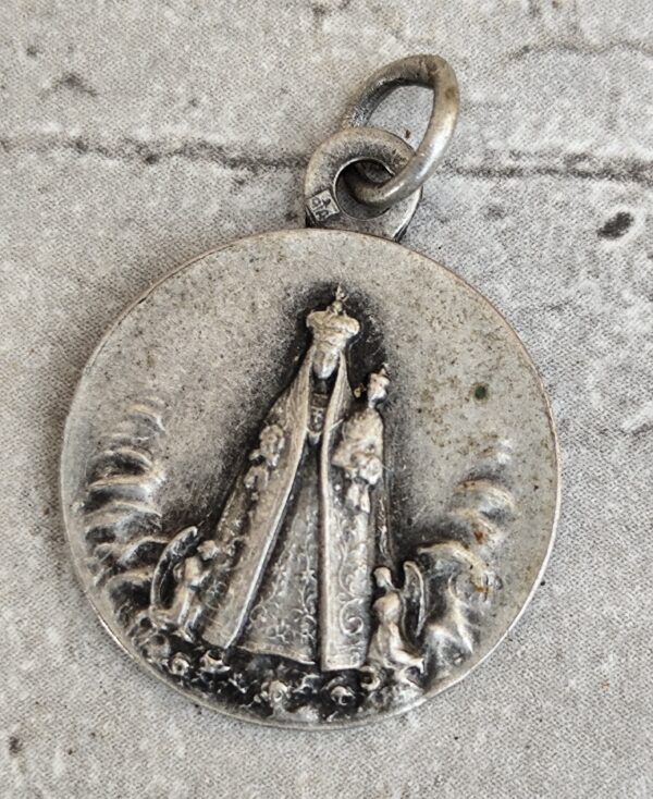 Antique médaille religieuse notre dame de Fourvière entourée de ses anges