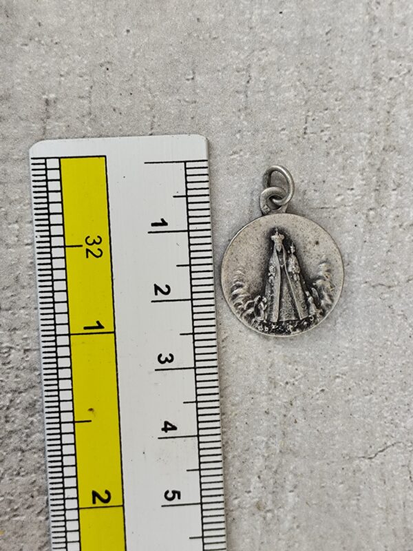 Antique médaille religieuse notre dame de Fourvière entourée de ses anges – Image 3