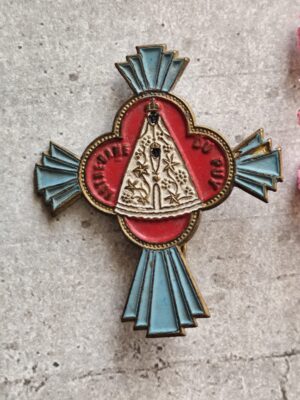 Rare ancienne broche religieuse notre dame du puy en email