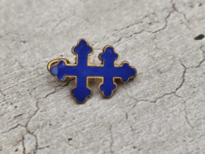 Antique broche croix Lorraine en émail bleu