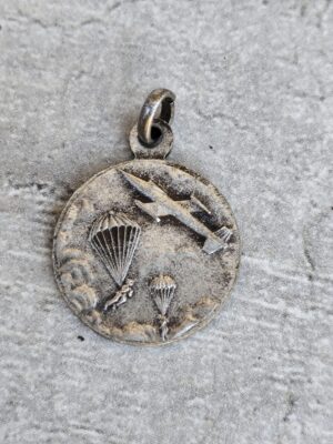 Antique médaille religieuse de saint Michel