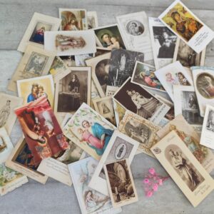 Assortiment de cartes religieuses anciennes