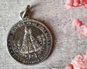Antique médaille religieuse notre dame des oliviers