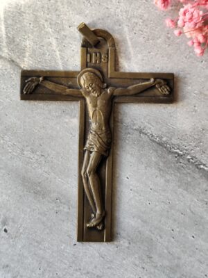 Crucifix ancien en bronze IHS • Croix chrétienne XIXe • Crucifix de dévotion • Art sacré ancien • Objet religieux vintage