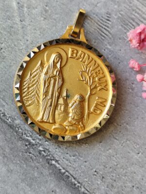 Médaille ancienne Banneux N.D. – Vierge des Pauvres – Médaille religieuse vintage en métal – Apparition mariale belge