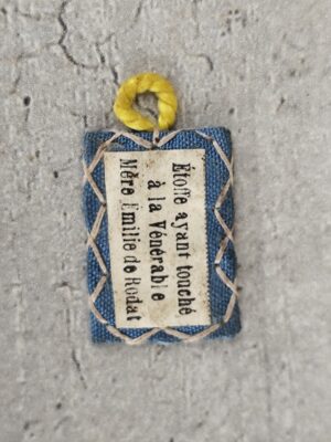 Relique textile ancienne – Étoffe ayant touché la Vénérable Mère Émilie de Rodat – scapulaire religieux ancien
