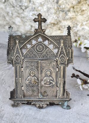 Oratoire gothique ancien • Autel religieux miniature • Portes ouvrantes • Art sacré vintage • Dévotion catholique