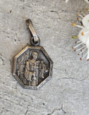 Médaille ancienne Saint Guilhem-le-Désert – Pendentif religieux octogonal – Croix en relief – Objet sacré vintage