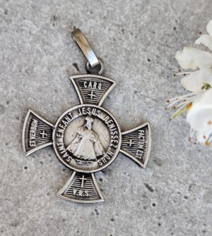 Croix religieuse de l’Enfant Jésus de Prague – Protection, bénédiction et dévotion