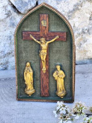 Reliquaire de voyage ancien – petit oratoire portatif avec crucifix, Vierge Marie et saint Joseph dorés, décoration religieuse catholique