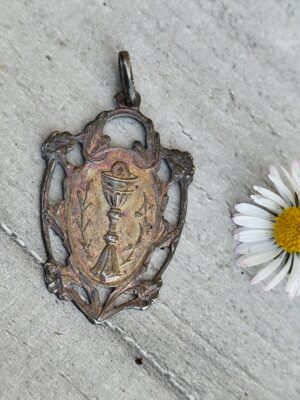 Médaille de communion calice avec clé – Cadeau religieux symbolique – Bijou spirituel pour enfant – Première communion