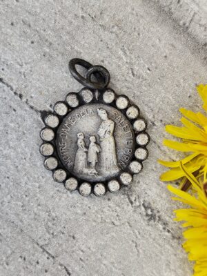 Médaille Notre‑Dame de La Salette – icône religieuse en métal (Copie)