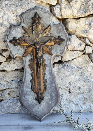 Crucifix Ancien Orné • Croix Murale Religieuse Vintage