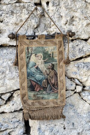 Bannière religieuse de la Sainte Famille – Tenture décorative brodée